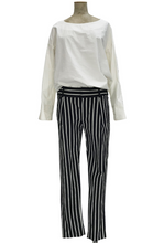 Load image into Gallery viewer, PINSTRIPE FLARE JEANS
