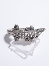 Load image into Gallery viewer, Aligator bracelet
