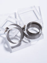 Load image into Gallery viewer, Oxidized Sterling Silver Coil earrings

