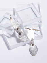 Load image into Gallery viewer, Sterling Silver Drop earrings
